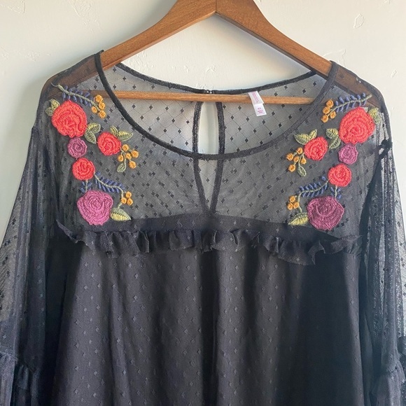 Xhileration - Floral Embroidery Sheer Blouse - Picture 5 of 9